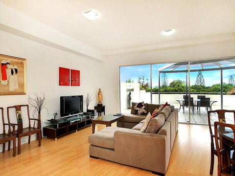 Silver Sea On Sixth Resort - Tourism Cairns 3