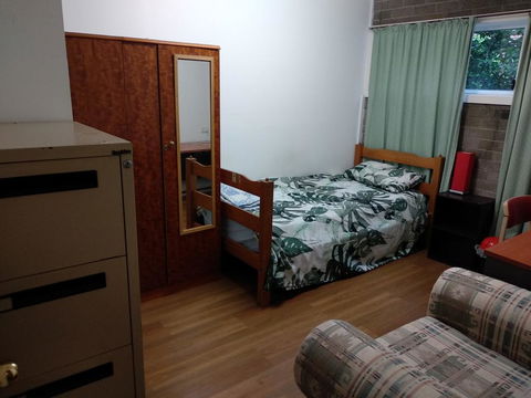 Single Room In Wollongong Near Uni - Tourism Cairns 0