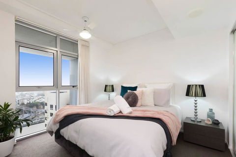 SK1 - Spotless 2BR SkyHome Long Stays Welcome - Tourism Cairns 2