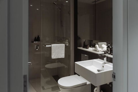 SKYE Suites Green Square - Tourism Cairns 1