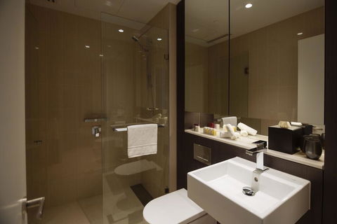 SKYE Suites Green Square - Tourism Cairns 0