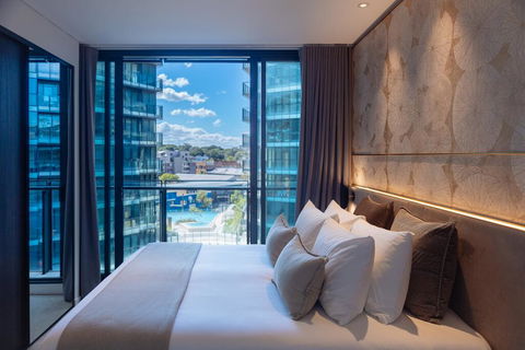 SKYE Suites Green Square - Tourism Cairns 2