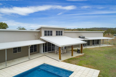 Skyline Farm House - Tourism Cairns 0