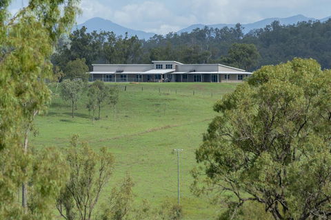 Skyline Farm House - Tourism Cairns 1