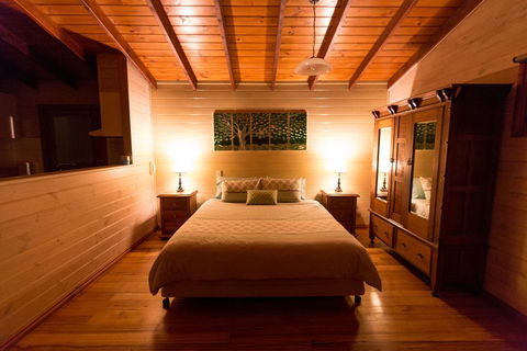 Southern Anchorage Retreat - Tourism Cairns 1