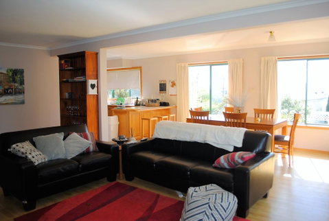 Spacious And Central To CBD - Tourism Cairns 0