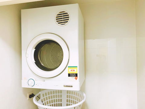 Spacious Apartment Close To Train Station And Airport - Tourism Cairns 2