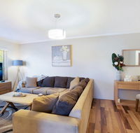 Spacious Renovated Apartment In Quiet Area - Tourism Cairns