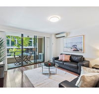 Spacious retreat walking distance from city centre - Tourism Cairns