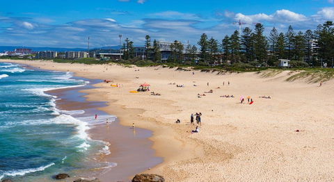 Spacious Townhouse In Wollongong - Tourism Cairns 2