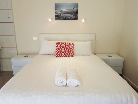 Springtide Studio Apartments - Tourism Cairns 0
