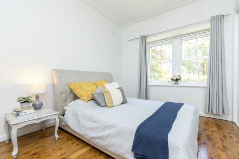 Stay At Meurant Wagga - Tourism Cairns 0