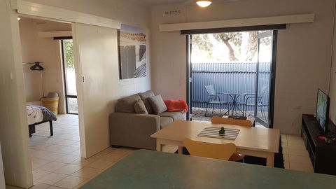 Stay Awhile In Port Pirie - Min Stay 4 Nights - Tourism Cairns 1