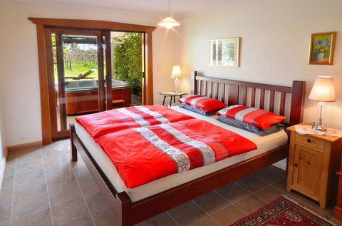 Stephanette's Cottage - Tourism Cairns 1