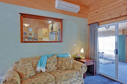 Stony Rise Cottage B&B - Tourism Cairns 2