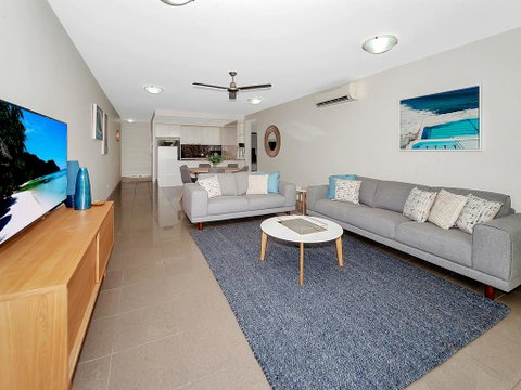 Stunning Ground Floor City Apartment. - Tourism Cairns 0