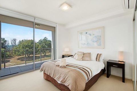 Stunning Surfside Apartment - Boyd St, Woorim - Tourism Cairns 2