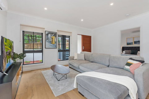 Style, Comfort And Convenience - Tourism Cairns 3