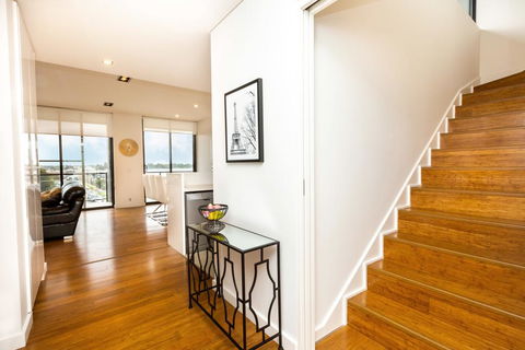 Stylish Inner City Penthouse Apartment - Tourism Cairns 1