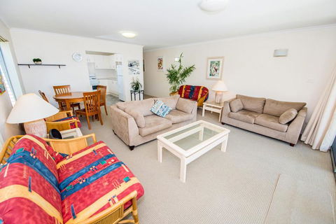 Sundeck Unit 6 - Shoal Bay - Tourism Cairns 2