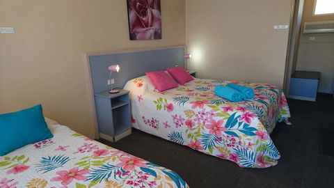 Sunflower Motel - Tourism Cairns 0