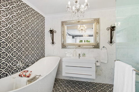 SUNNYDELL - Tourism Cairns 0