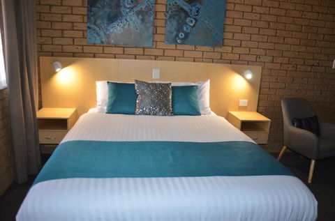 Sunray Motor Inn - Tourism Cairns 0