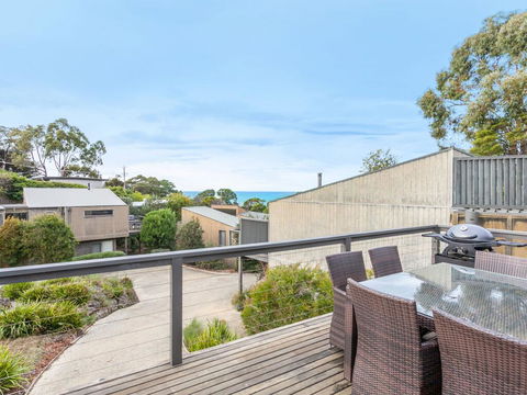 SUNRISE AT BREAKERS - Townhouse Close To Town - Tourism Cairns 0