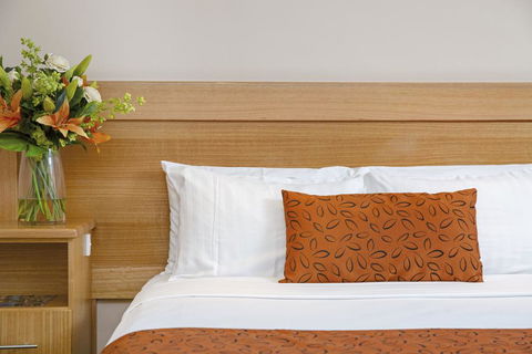 Sunseeker Motor Inn - Tourism Cairns 0