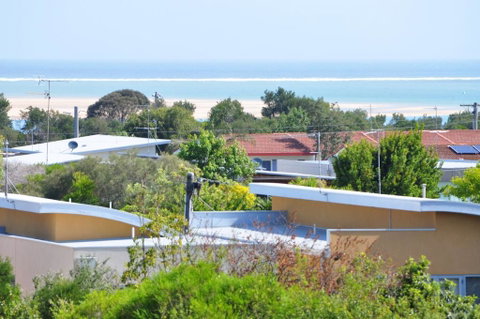 SUNSET WATERS - INLET SIDE - Tourism Cairns 1