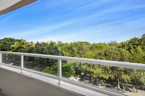 Super Convenient Apartment With Garden Views - Tourism Cairns 0