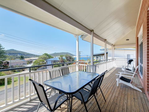 Surf Break - Fingal Bay - Tourism Cairns 1