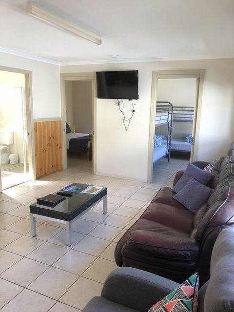 Surfrider Caravan Park - Tourism Cairns 2