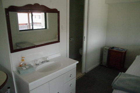 T's Resort & Motel - Tourism Cairns 1