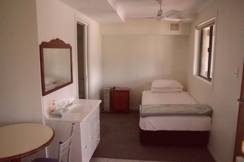 T's Resort & Motel - Tourism Cairns 2