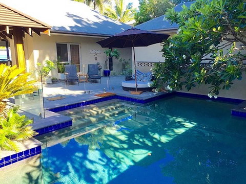 Tali Oak Beach House - Tourism Cairns 0
