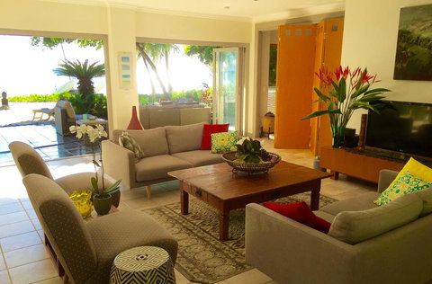 Tali Oak Beach House - Tourism Cairns 1