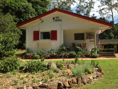 Tall Trees Motel Mountain Retreat - Tourism Cairns 3