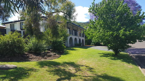 Tamworth Exclusive B&B - Tourism Cairns 0