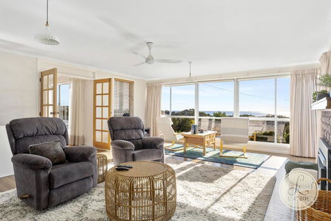 TASSIE SEASIDE SERENITY - L'Abode Accommodation - Tourism Cairns 0