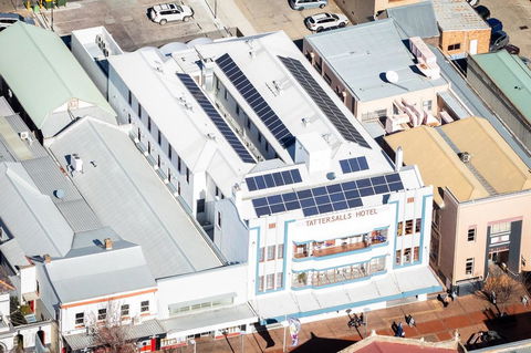 Tattersalls Hotel - Tourism Cairns 2