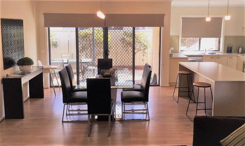 Tempo Place - Mulwala - Tourism Cairns 1