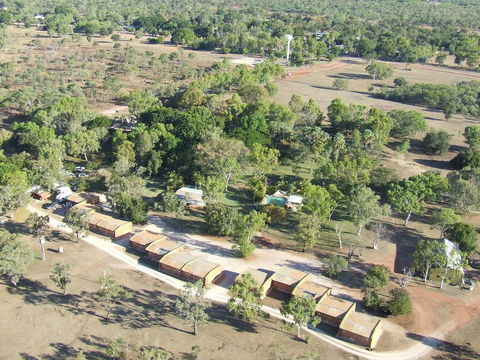 Territory Manor Motel & Caravan Park - Tourism Cairns 1