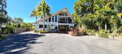 The Old Gallery - Tourism Cairns 0