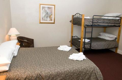 The Alpine Hotel - Tourism Cairns 2