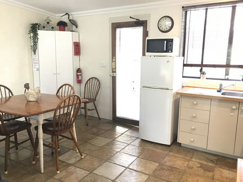 The Apartment - Moyston - Tourism Cairns 2