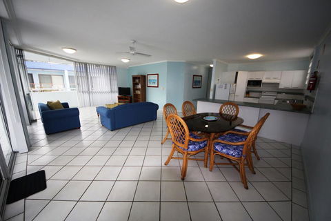 The Avenues Unit 2 At South West Rocks - Tourism Cairns 3