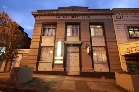 The Bank Guesthouse - Tourism Cairns 1