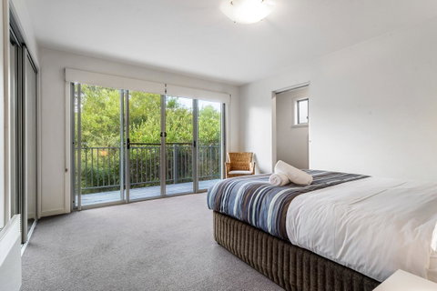 Freycinet Haven - Tourism Cairns 14