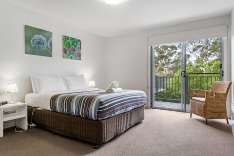 Freycinet Haven - Tourism Cairns 10